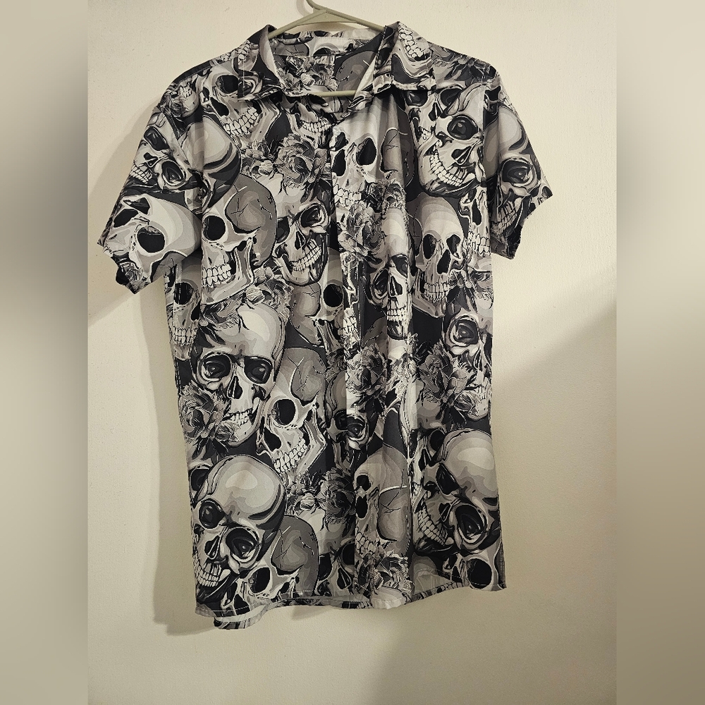 Men's Black and Gray Floral Skull Print Buttonup Shirt
